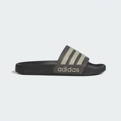 Adilette Shower Slides. Brązowe skarpety damskie Adidas, bez wzorów. Za 129.99 zł.