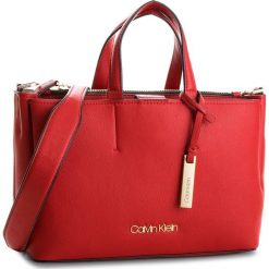 Torebka CALVIN KLEIN - Step Up Medium Tote K60K604291 627. Czerwone torebki do ręki damskie Calvin Klein, ze skóry ekologicznej. Za 699.00 zł.