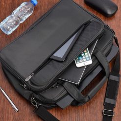 Porządna Torba męska duża kodura na laptop 17. Torby na laptopa męskie bez wzorów. Za 179.99 zł.