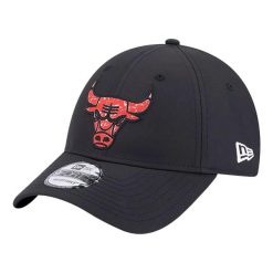 Męska Czapka Z Daszkiem 9Forty Chicago Bulls. Czarne czapki i kapelusze męskie New Era, z aplikacjami, z materiału. Za 196.99 zł.