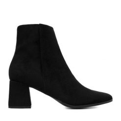 Botki DeeZee. Czarne botki damskie DeeZee, bez obcasa, na słupku, bez zapięcia. Za 199.99 zł.