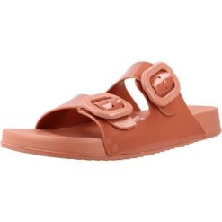 Sandały IGOR S10334 Rose. Czerwone sandały damskie Igor, bez wzorów, z syntetyku, bez obcasa, bez zapięcia. Za 171.99 zł.