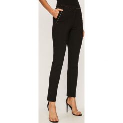 Guess Jeans - Spodnie. Czarne jeansy damskie Guess Jeans. Za 459.90 zł.