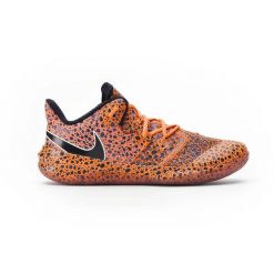 Buty halowe Nike Hyperspeed Court SE OLY. Białe obuwie sportowe damskie Nike, bez wzorów, z gumy, do biegania, nike zoom. Za 416.00 zł.