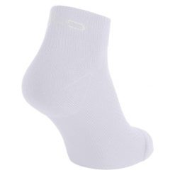 Skarpetki UNI ODLO Socks short ESSENTIAL. Białe skarpety damskie Odlo, bez wzorów, z elastanu. Za 49.99 zł.