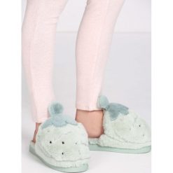 Miętowe Kapcie Memorable. Kapcie damskie marki Tommy Hilfiger. Za 49.99 zł.