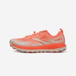 Buty do biegania w terenie damskie Brooks Cascadia 18. Brązowe obuwie sportowe damskie Brooks, bez wzorów, z materiału, do biegania. Za 429.99 zł.