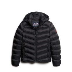 Damska kurtka z kapturem Superdry Fuji. Czarne kurtki damskie Superdry., bez wzorów, z puchu, z kapturem. W wyprzedaży za 441.50 zł.