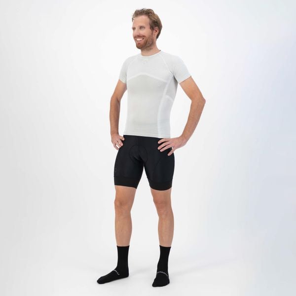 Spodenki rowerowe męskie Rogelli Essential. Czarne szorty męskie Rogelli, l, bez wzorów, z elastanu. Za 249.00 zł.