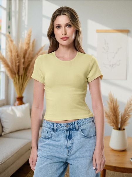 Bawełniana koszulka z krótkim rękawem - żółty. Żółte t-shirty damskie Sinsay, l, bez wzorów, z bawełny, bez kołnierzyka. W wyprzedaży za 12.99 zł.