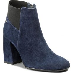 Botki MACCIONI - 591 Niebieski. Niebieskie botki damskie Maccioni, z materiału, bez obcasa. W wyprzedaży za 269.00 zł.