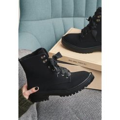 Czarne Zamszowe Botki Hot Stuff. Botki damskie marki R.Polański. Za 109.99 zł.