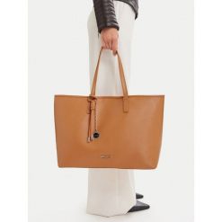 Torebka Nine West. Brązowe torebki do ręki damskie Nine West, bez wzorów, bez dodatków. Za 279.99 zł.