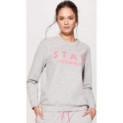 Bluza sportowa athleisure - Szary. Bluzy sportowe damskie Mohito. W wyprzedaży za 39.99 zł.