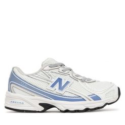 Sneakersy New Balance. Białe trampki i tenisówki chłopięce New Balance, bez wzorów, bez zapięcia. Za 329.99 zł.