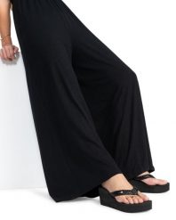 Klapki dla Kobiety MELLIE III Czarny. Czarne klapki damskie Roxy, bez wzorów, z materiału, bez obcasa. Za 149.99 zł.