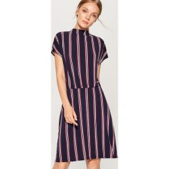 Sukienka w paski - Czarny. Sukienki damskie marki Mohito. Za 129.99 zł.