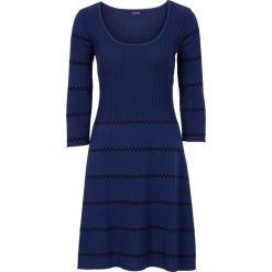 Sukienka dzianinowa bonprix niebiesko-czarny w paski. Sukienki damskie marki bonprix. Za 49.99 zł.