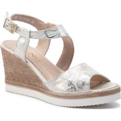 Sandały KARINO - 3182/138-P Multicolor. Białe klapki damskie Karino, bez wzorów, z materiału, bez obcasa, na obcasie. W wyprzedaży za 169.00 zł.