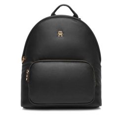 Plecak Tommy Hilfiger. Czarne plecaki damskie Tommy Hilfiger, bez wzorów. Za 519.99 zł.