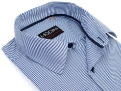 Koszula w biało-niebieski prążek A60. Białe koszule męskie Modini Moda Męska, m, bez wzorów, z bawełny, casualowe, bez kołnierzyka, bez ramiączek. W wyprzedaży za 169.20 zł.