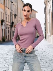 Koszulka z długimi rękawami - fioletowy. Fioletowe t-shirty damskie Sinsay, l, bez wzorów, z materiału, bez kołnierzyka. W wyprzedaży za 17.99 zł.