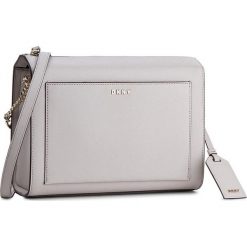 Torebka DKNY - Medium Box Crossbody R2114027 Blush Grey 060. Listonoszki damskie marki DKNY. W wyprzedaży za 569.00 zł.