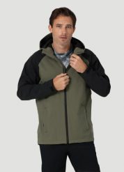 MĘSKA KURTKA ZIMOWA WRANGLER RAIN JACKET DUSTY OLIVE 112324309. Zielone płaszcze męskie Wrangler, na zimę, m, bez wzorów, bez kaptura. Za 299.99 zł.