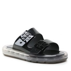 Klapki Tory Burch. Czarne klapki damskie Tory Burch, bez wzorów, bez obcasa. Za 849.99 zł.