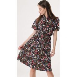 Czarna Sukienka Acuity. Sukienki dla dziewczynek marki Born2be. Za 59.99 zł.