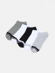 Krótkie skarpetki 5 pack - czarny. Czarne skarpety męskie Sinsay, bez wzorów. Za 15.99 zł.
