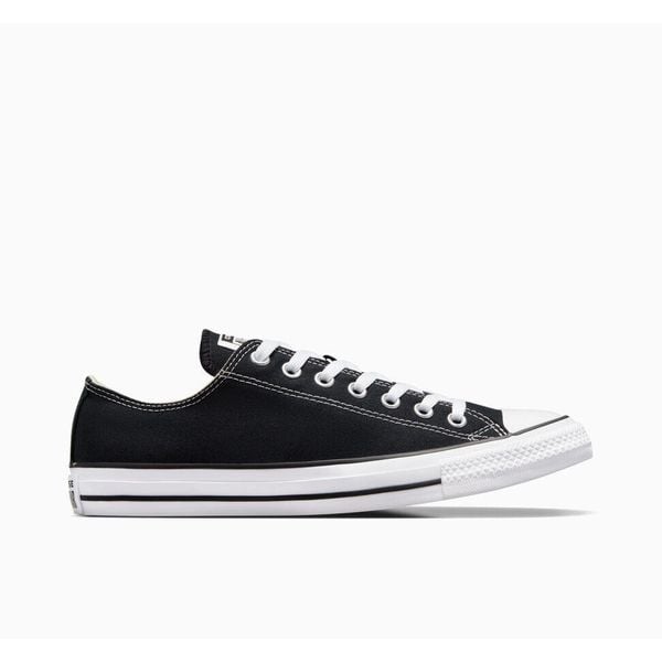 Buty na co dzień trampki unisex CONVERSE ALL STAR niskie. Czarne trampki męskie Converse, bez wzorów, retro, bez zapięcia. Za 268.99 zł.