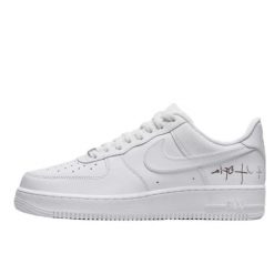 Buty do chodzenia damskie Nike Air Force 1 07. Białe obuwie sportowe damskie Nike, bez wzorów, z materiału, trekkingowe, Nike Air Force. Za 868.00 zł.