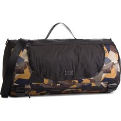 Torba GUESS - TM6582 POL91 BML. Czarne torby sportowe męskie marki Guess, z materiału. Za 559.00 zł.