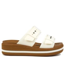 Klapki damskie platformy Crocs BROOKLYN WOVEN BUCKLE. Białe klapki damskie Crocs, bez wzorów, z materiału, eleganckie, bez obcasa, na platformie. Za 229.00 zł.