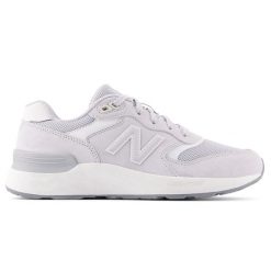 Buty damskie New Balance WW880BA7 – szare. Szare obuwie sportowe damskie New Balance, bez wzorów, z gumy, na fitness i siłownię. Za 499.99 zł.