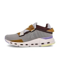 Damskie buty do biegania nowoczesny styl miejski CLOUDNOVA WRAP. Szare obuwie sportowe damskie On Running, bez wzorów, do biegania. Za 738.00 zł.