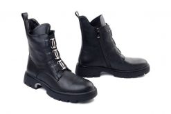 Filippo DBT8015/26 BK czarny, botki damskie. Czarne botki damskie Filippo, z polaru, bez obcasa, bez zapięcia. Za 279.90 zł.