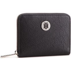 Duży Portfel Damski TOMMY HILFIGER - Th Core Compact Za Wallet AW0AW06135 002. Portfele damskie Tommy Hilfiger. W wyprzedaży za 179.00 zł.