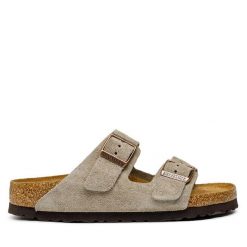 Klapki Birkenstock. Szare klapki damskie Birkenstock, bez wzorów, bez obcasa. Za 449.99 zł.