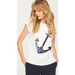 T-shirt z błyszczącą aplikacją - Biały. Białe t-shirty damskie Reserved, z aplikacjami. Za 29.99 zł.