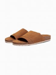Męskie klapki z naturalnego zamszu na korkowej podeszwie - camel V1 - Rozmiar: 45. Brązowe klapki męskie Ombre Clothing, z jeansu, eleganckie. W wyprzedaży za 349.99 zł.