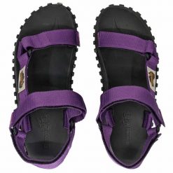 Sandały damskie GUMBIES SCRAMBLER SANDAL. Fioletowe obuwie sportowe damskie Gumbies, bez wzorów, bez obcasa, bez zapięcia. Za 135.99 zł.