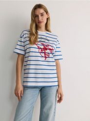 T-shirt oversize w paski - wielobarwny. T-shirty damskie Reserved, l, bez wzorów, z bawełny, bez kołnierzyka. W wyprzedaży za 25.99 zł.