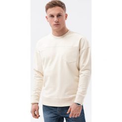 Bluza męska bez kaptura z kieszonką - jasnoszara V2. Szare bluzy męskie Ombre Clothing, m, bez wzorów, bez kaptura. W wyprzedaży za 49.99 zł.
