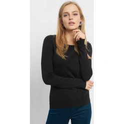 Lekki sweter z wiązaniem. Czarne swetry damskie Orsay, z bawełny, z dekoltem na plecach. Za 59.99 zł.