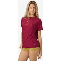 Koszulka damska SUPER.NATURAL W Cat Yoga Loose Tee. Czerwone t-shirty damskie super.natural, s, bez wzorów, z materiału, bez kołnierzyka. Za 389.99 zł.