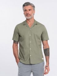 Koszula męska z krótkim rękawem i kubańskim kołnierzem - khaki V4 OM-SHSS-0168 - XXL. Brązowe koszule męskie Ombre Clothing, na lato, l, bez wzorów, z bawełny, klasyczne, bez kołnierzyka, bez ramiączek. W wyprzedaży za 79.99 zł.