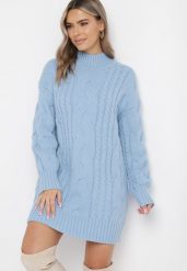 Jasnoniebieski Luźny Sweter w Warkoczykowy Splot Sentlia. Niebieskie swetry damskie Born2be, bez wzorów, ze splotem, bez kołnierzyka, bez ramiączek, długie, bez kaptura. Za 189.99 zł.