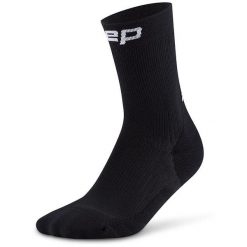 Damskie krótkie skarpety kompresyjne sportowe Core Run do połowy łydki CEP. Czarne skarpety damskie CEP, bez wzorów, z elastanu. Za 79.00 zł.